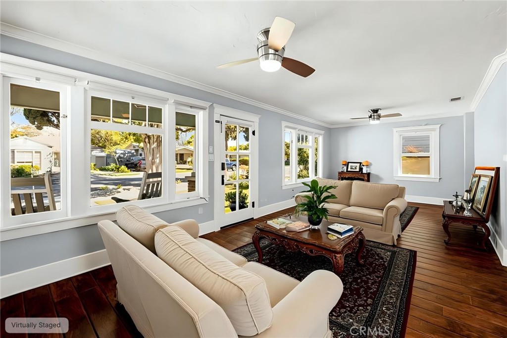 318 W Whiting Avenue