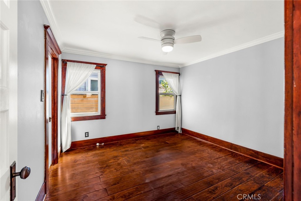 318 W Whiting Avenue