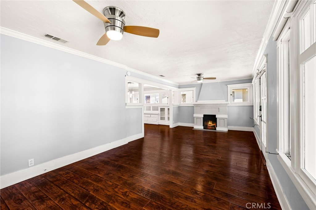 318 W Whiting Avenue