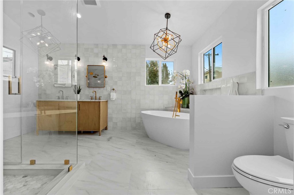 2531 Wellesley Avenue