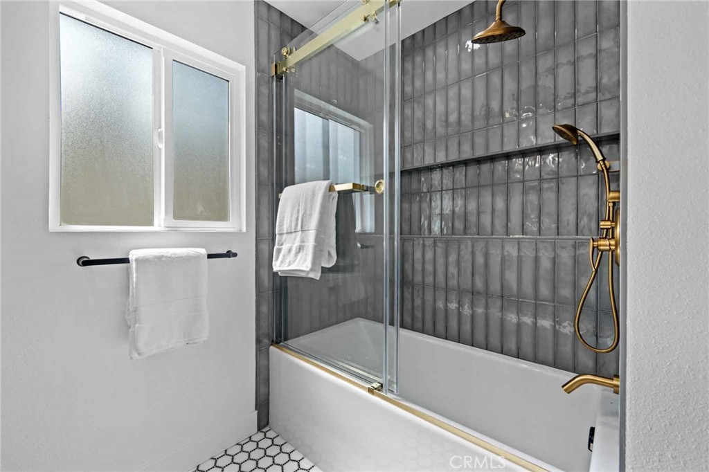 2531 Wellesley Avenue