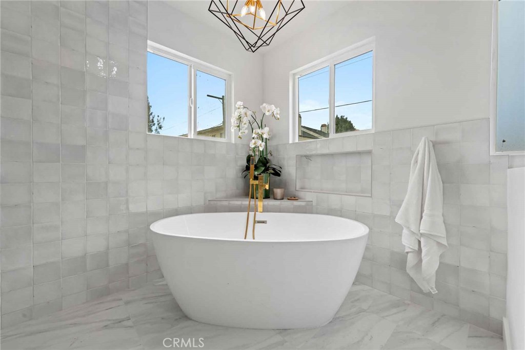 2531 Wellesley Avenue