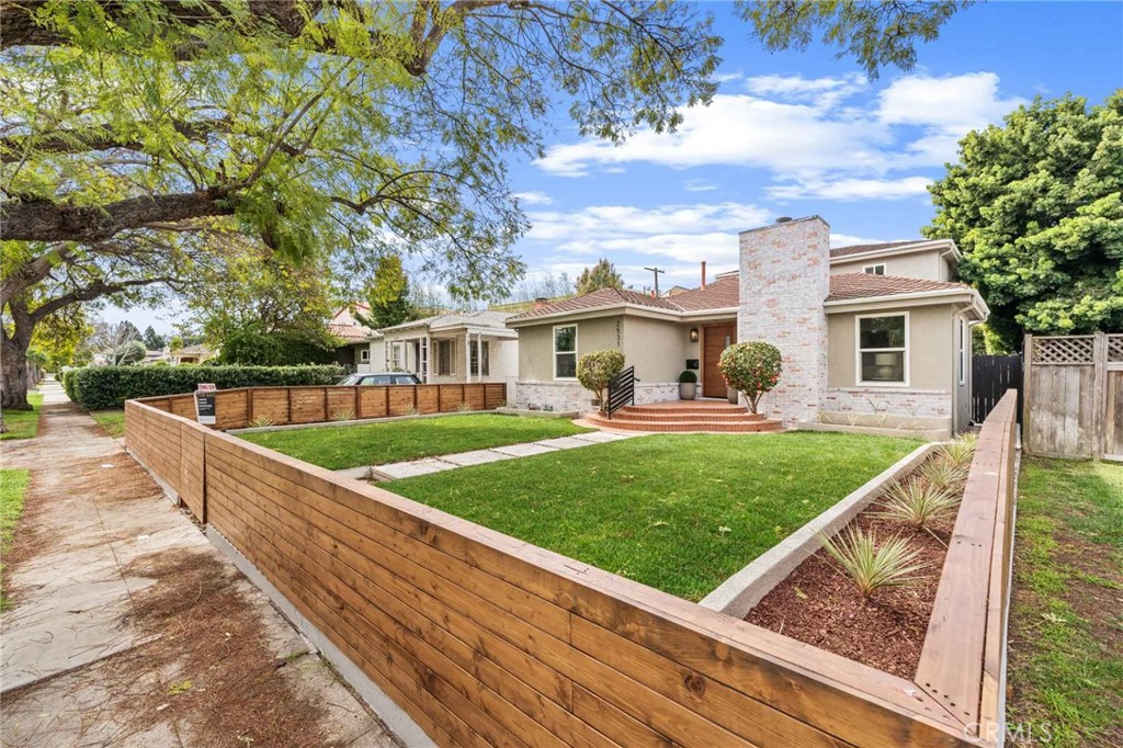 2531 Wellesley Avenue