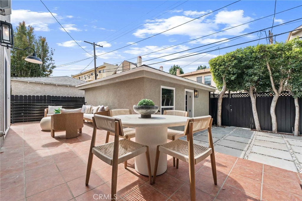 2531 Wellesley Avenue