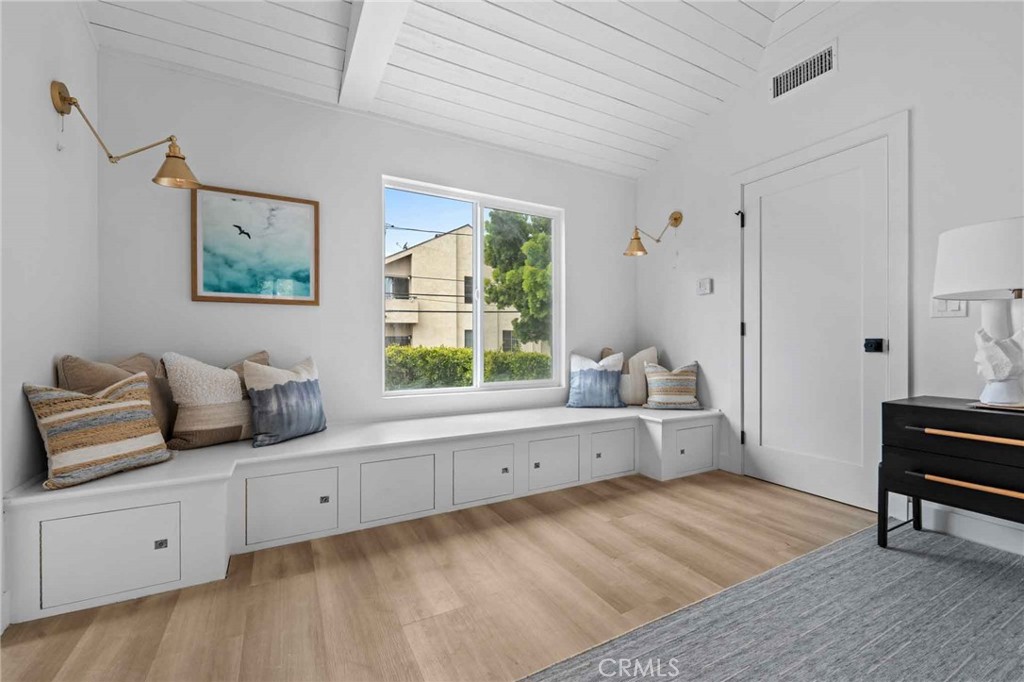 2531 Wellesley Avenue