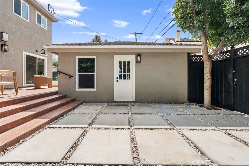 2531 Wellesley Avenue