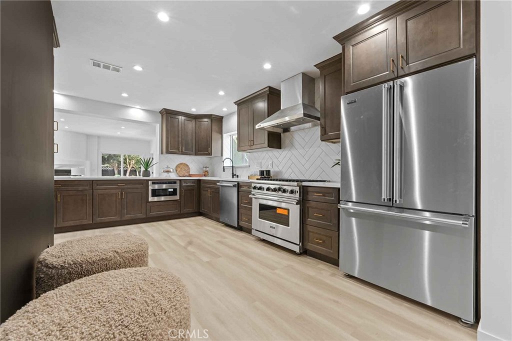 2531 Wellesley Avenue