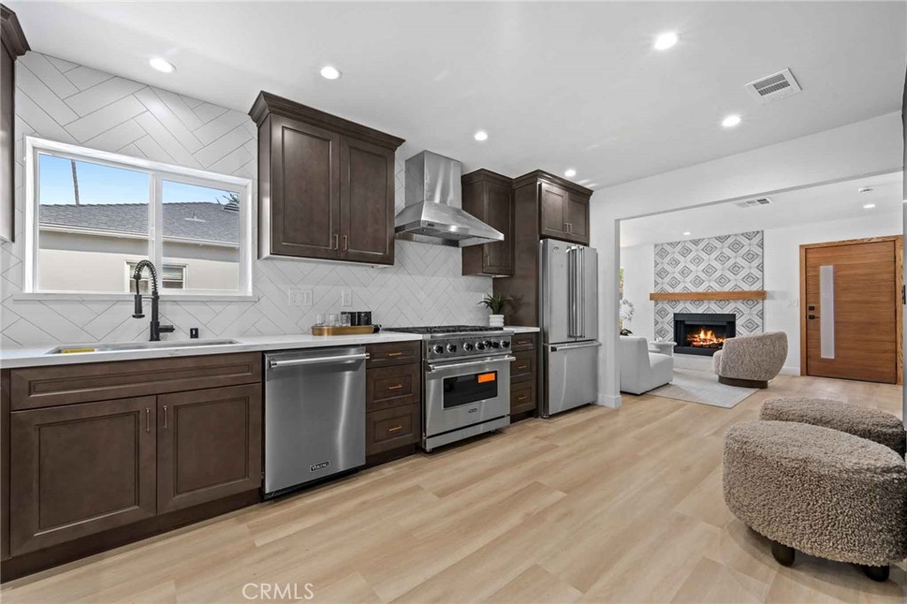 2531 Wellesley Avenue