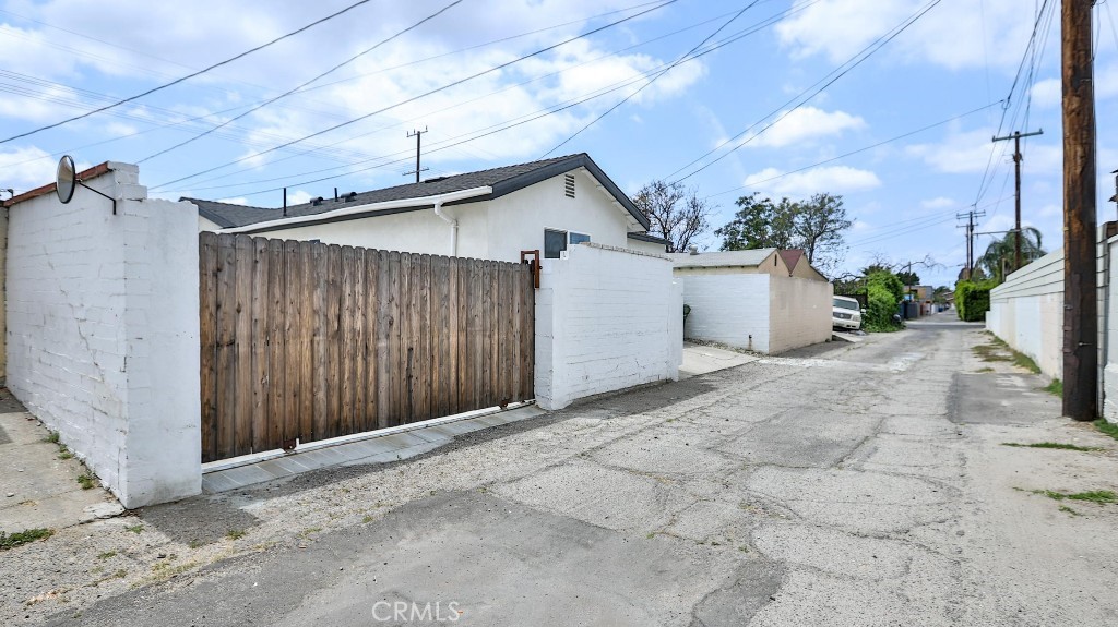 11445 Saticoy Street