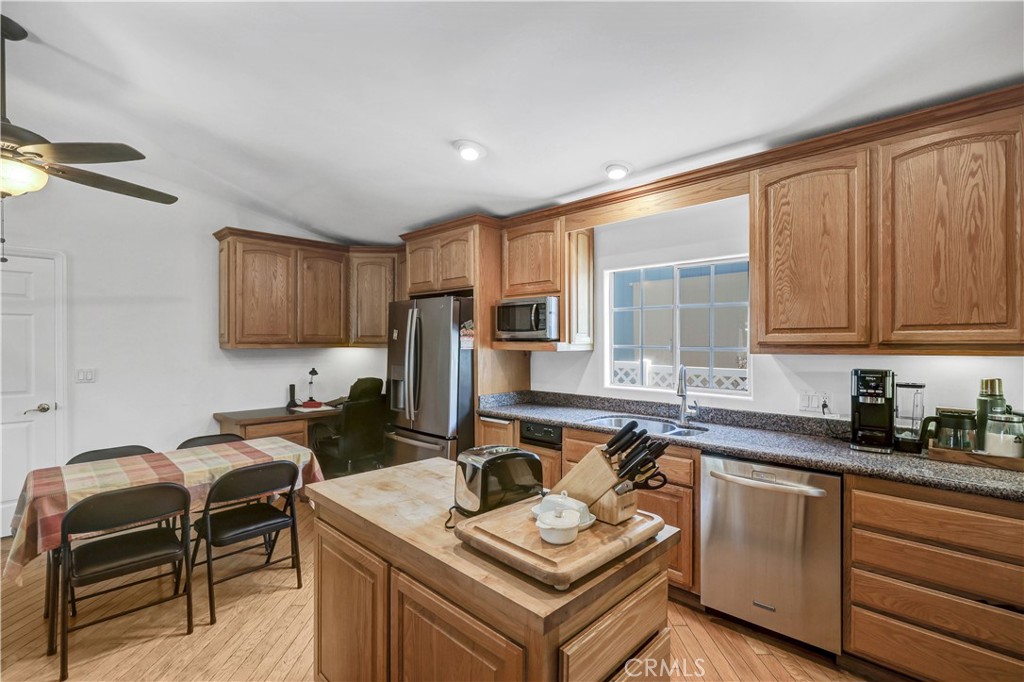 5200 Irvine Boulevard 152