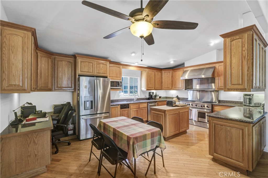 5200 Irvine Boulevard 152