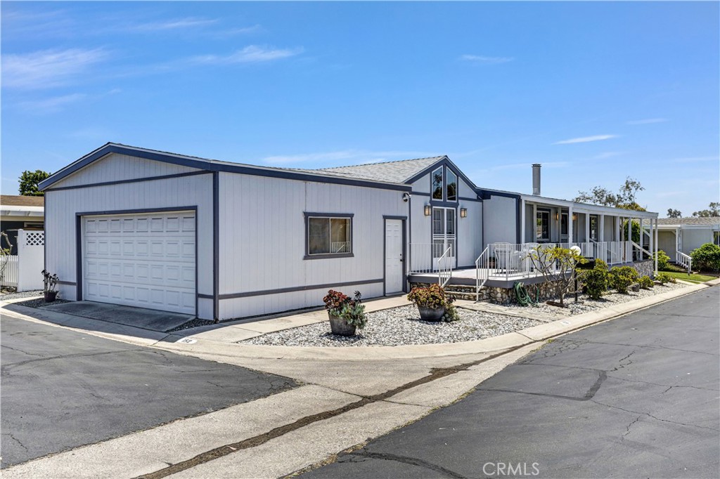 5200 Irvine Boulevard 152