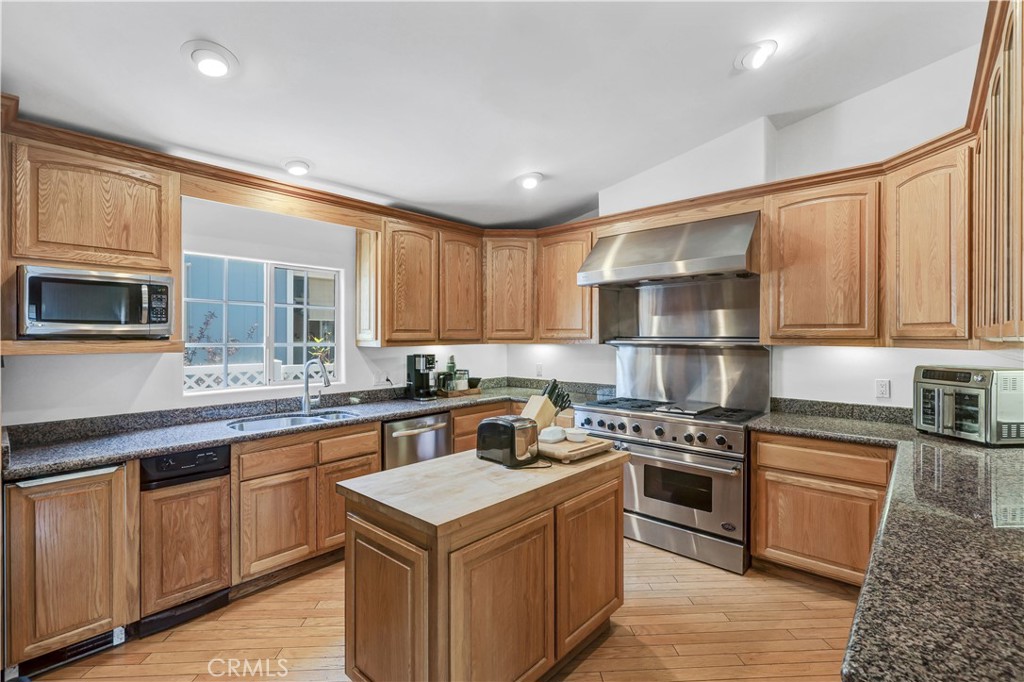 5200 Irvine Boulevard 152