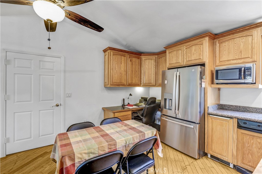 5200 Irvine Boulevard 152