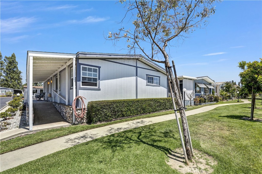5200 Irvine Boulevard 152