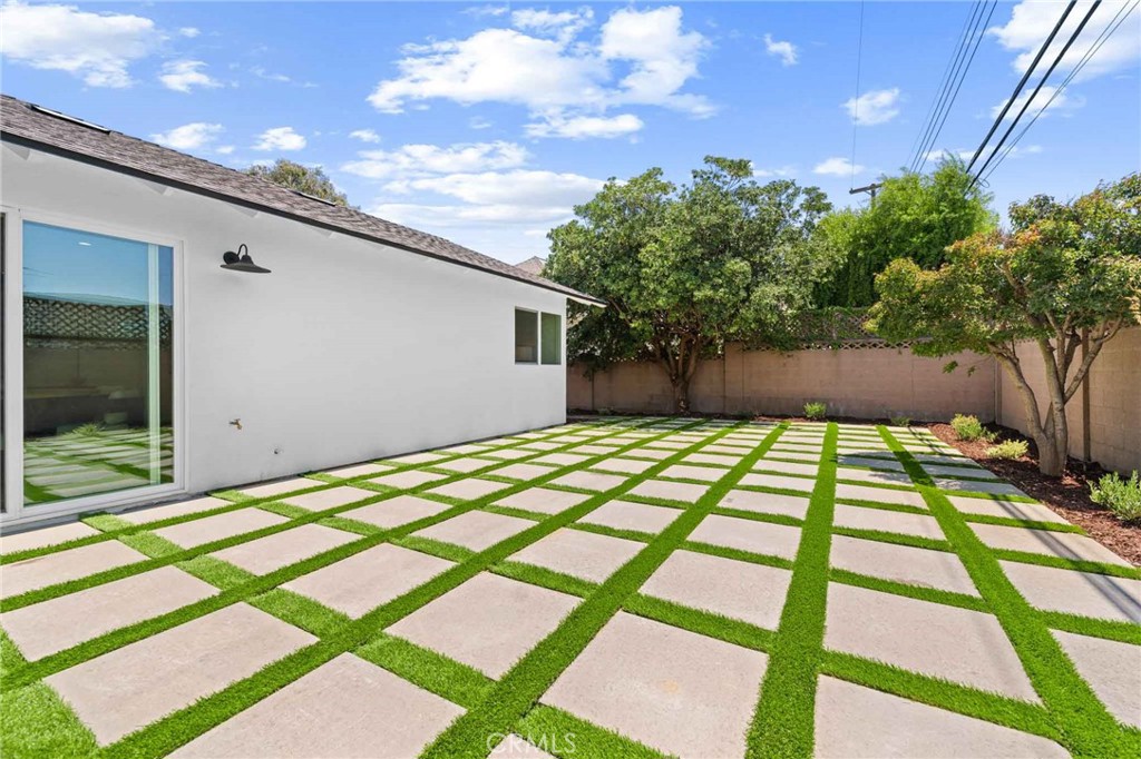 3362 Saint Albans Drive