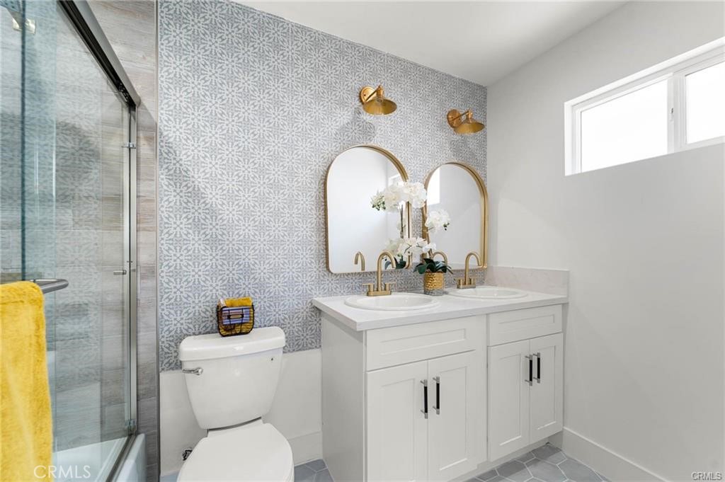 11443 11445 Saticoy Street