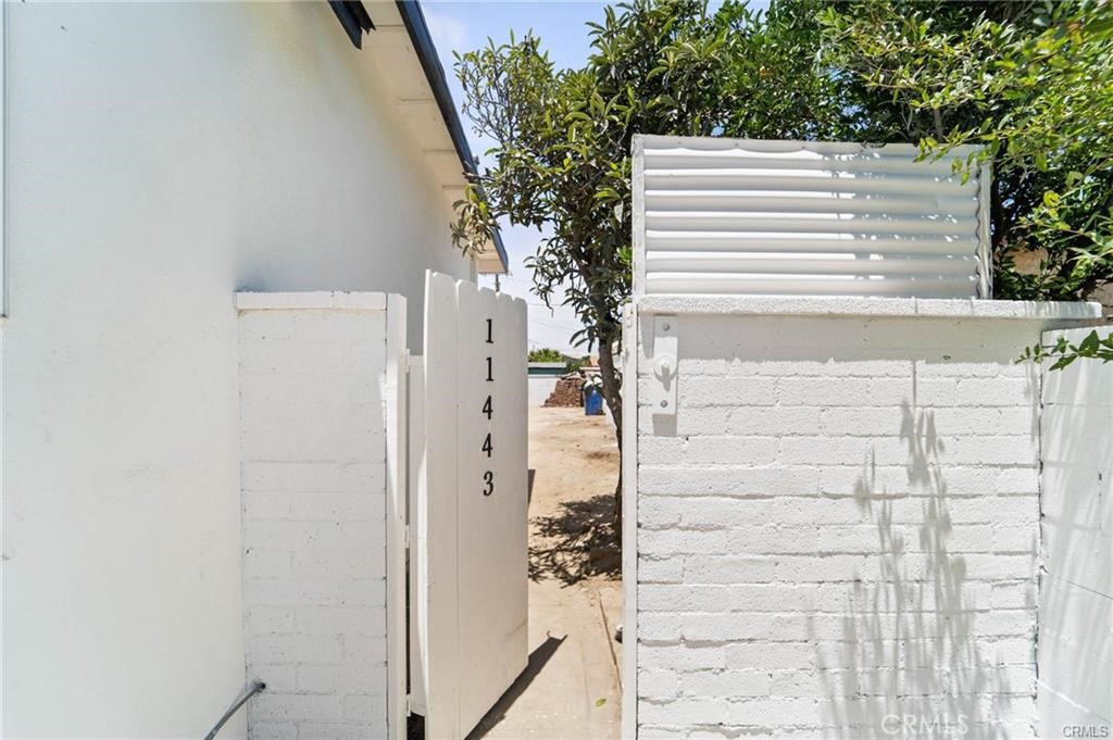 11443 11445 Saticoy Street