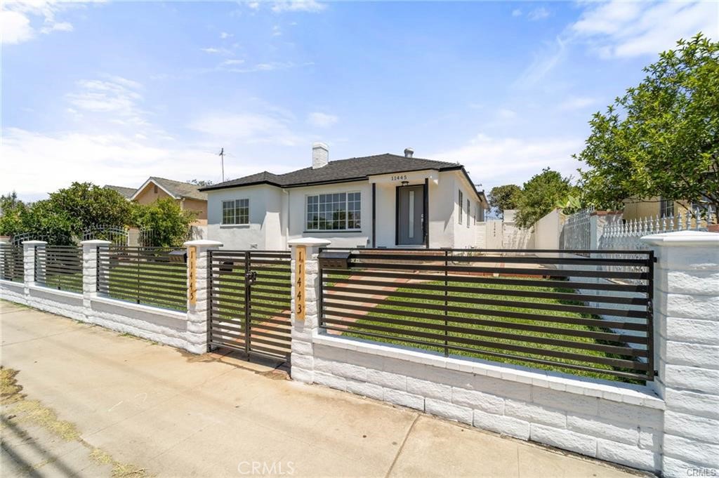 11443 11445 Saticoy Street