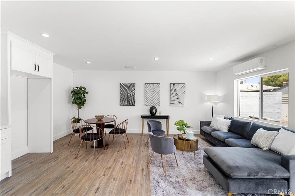 11443 11445 Saticoy Street