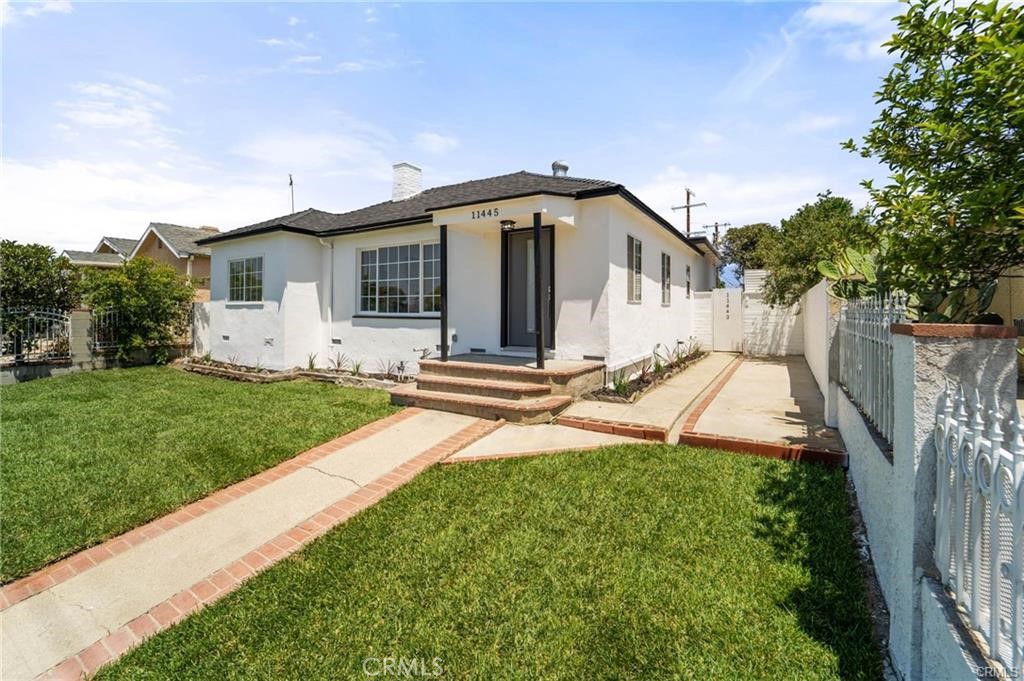 11443 11445 Saticoy Street