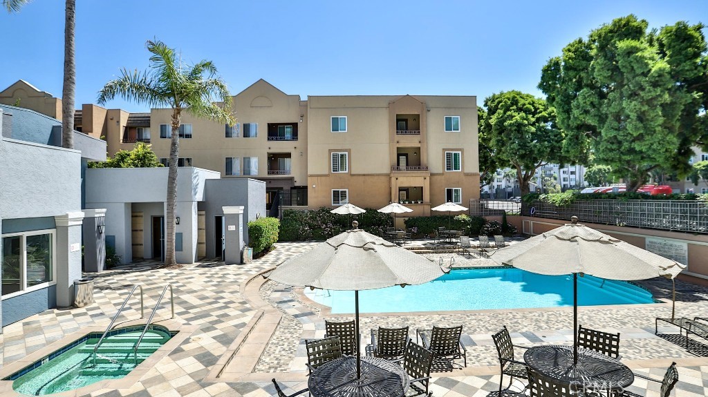 8889 Caminito Plaza Centro 7128