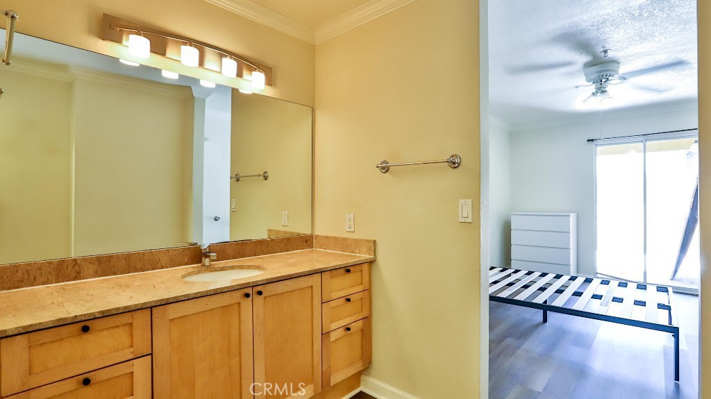 8889 Caminito Plaza Centro 7128