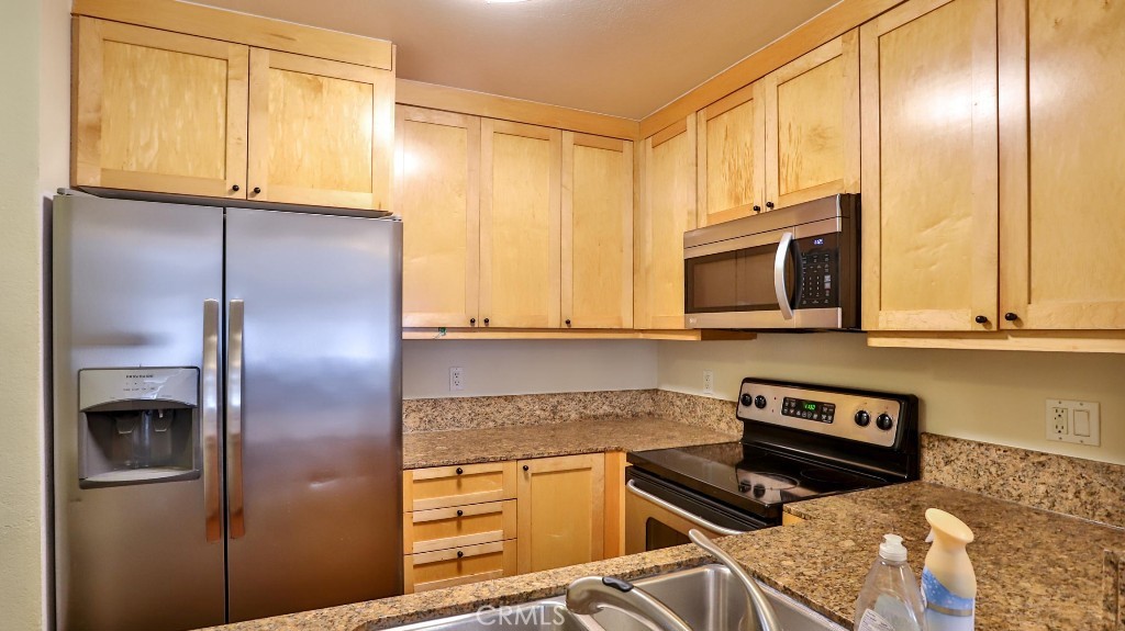 8889 Caminito Plaza Centro 7128