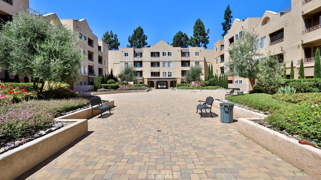 8889 Caminito Plaza Centro 7128