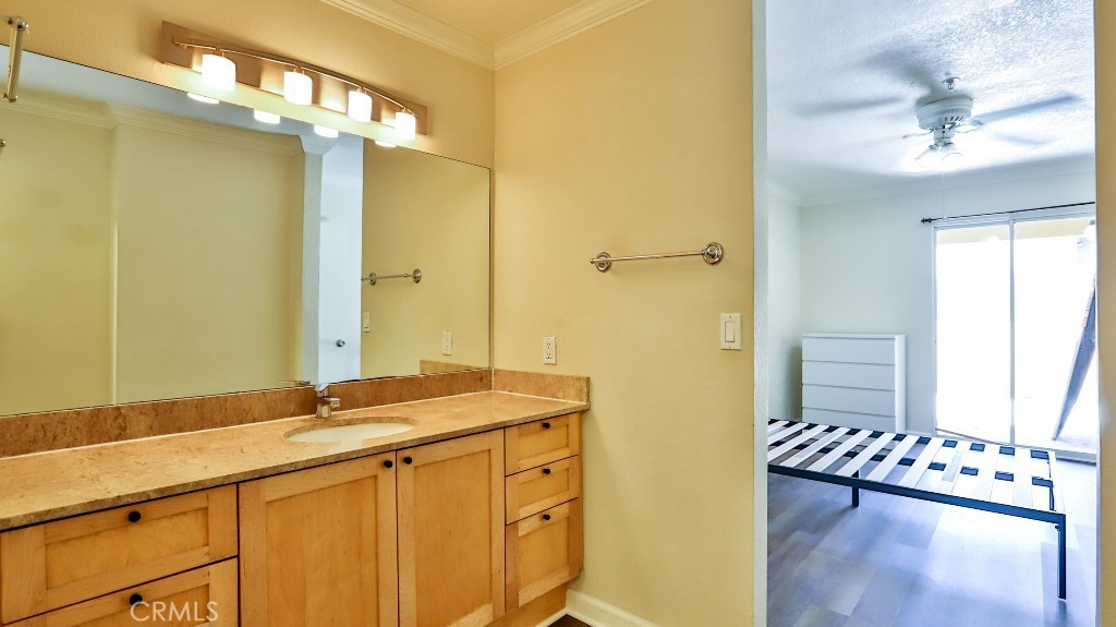 8889 Caminito Plaza Centro 7128