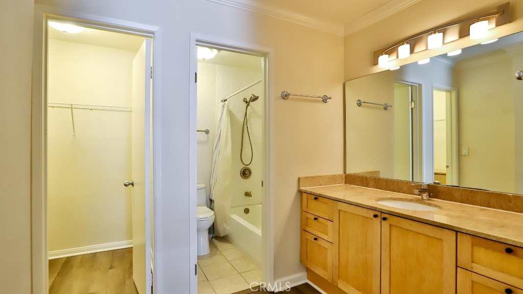 8889 Caminito Plaza Centro 7128