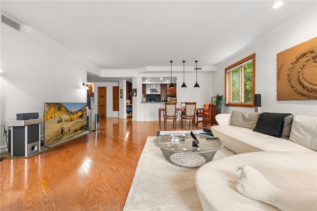 411 N Oakhurst Drive 201