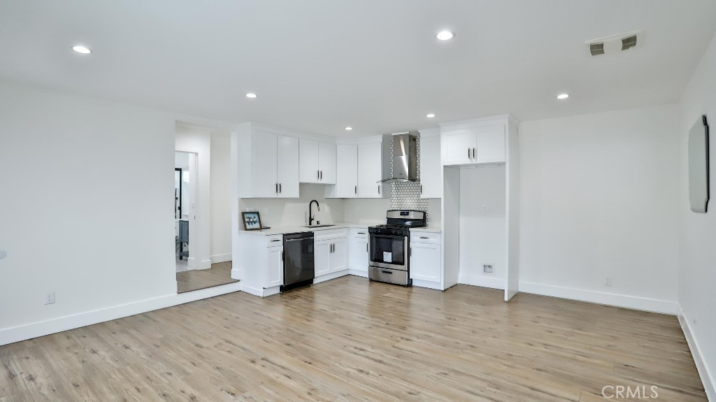 11445 Saticoy Street