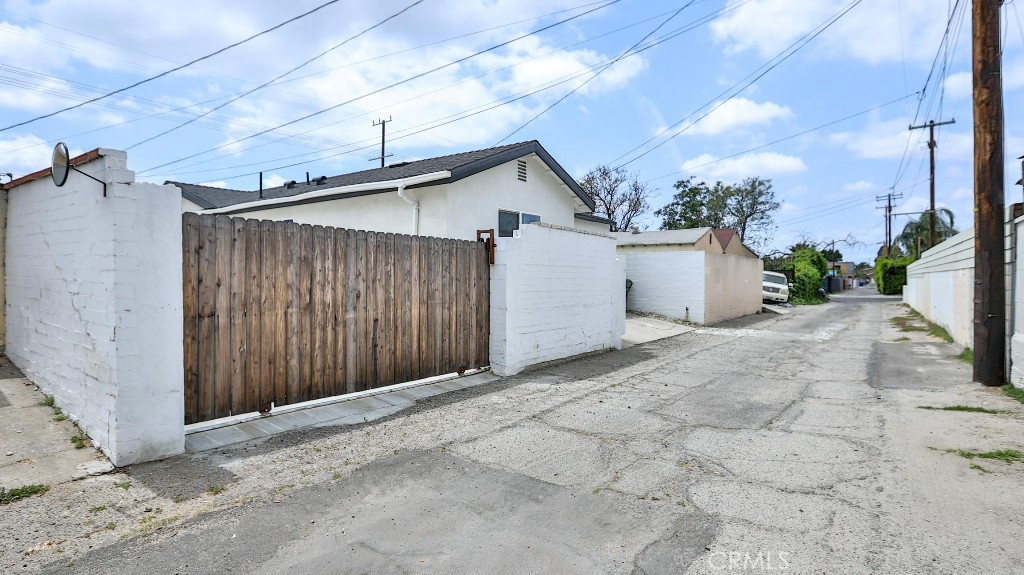 11445 Saticoy Street