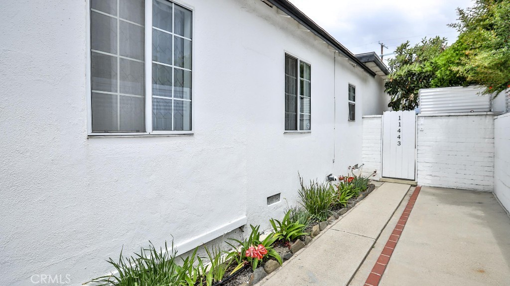 11445 Saticoy Street