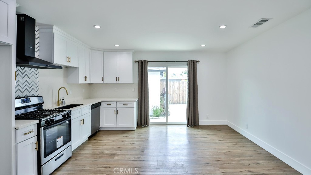 11445 Saticoy Street