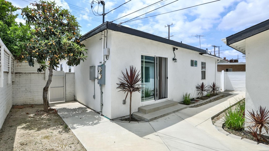 11445 Saticoy Street