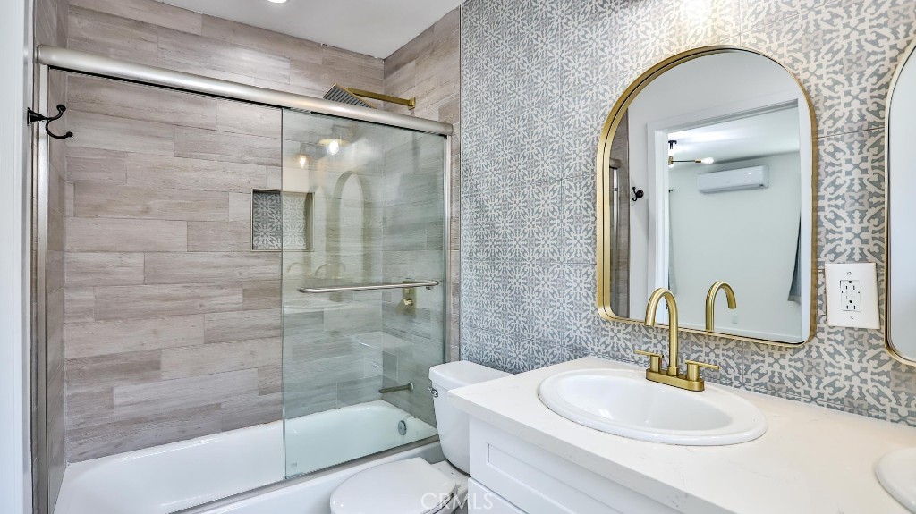 11445 Saticoy Street