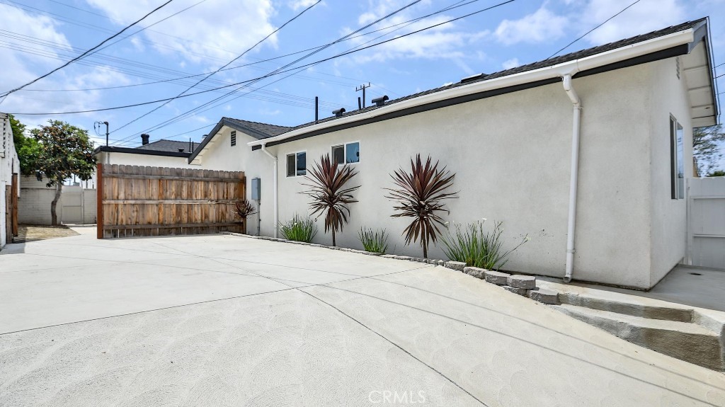 11445 Saticoy Street