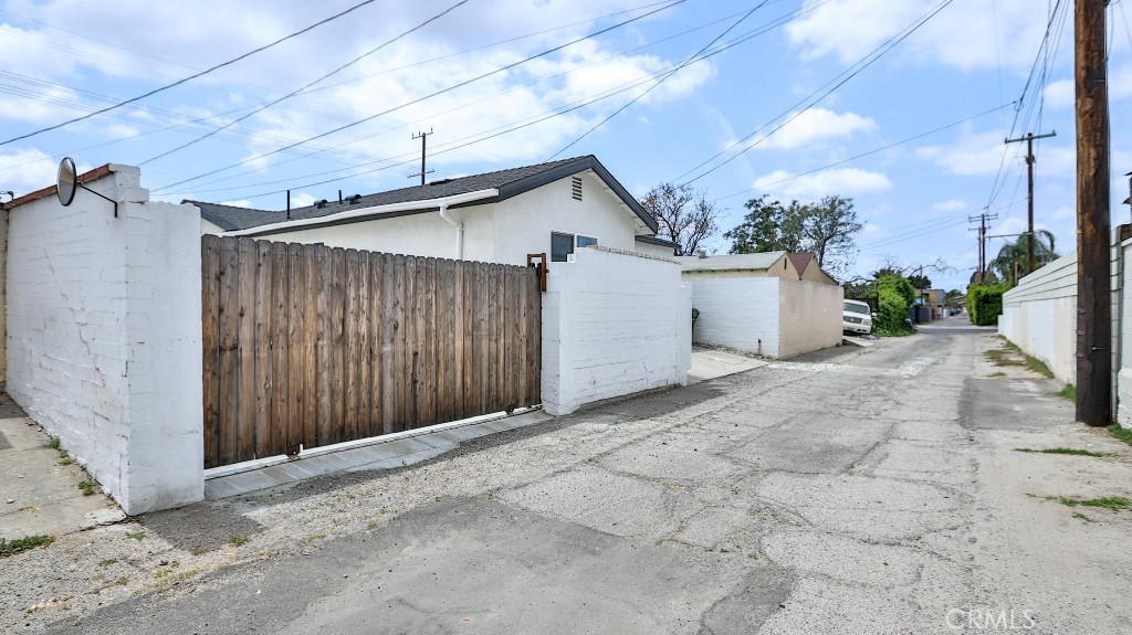 11445 Saticoy Street