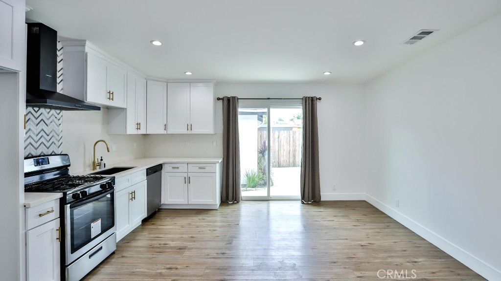 11445 Saticoy Street