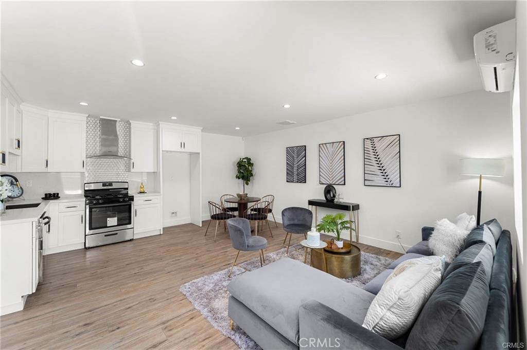 11443 Saticoy Street