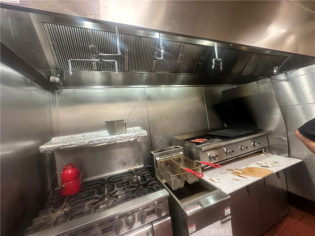 5527 Hollywood Boulevard