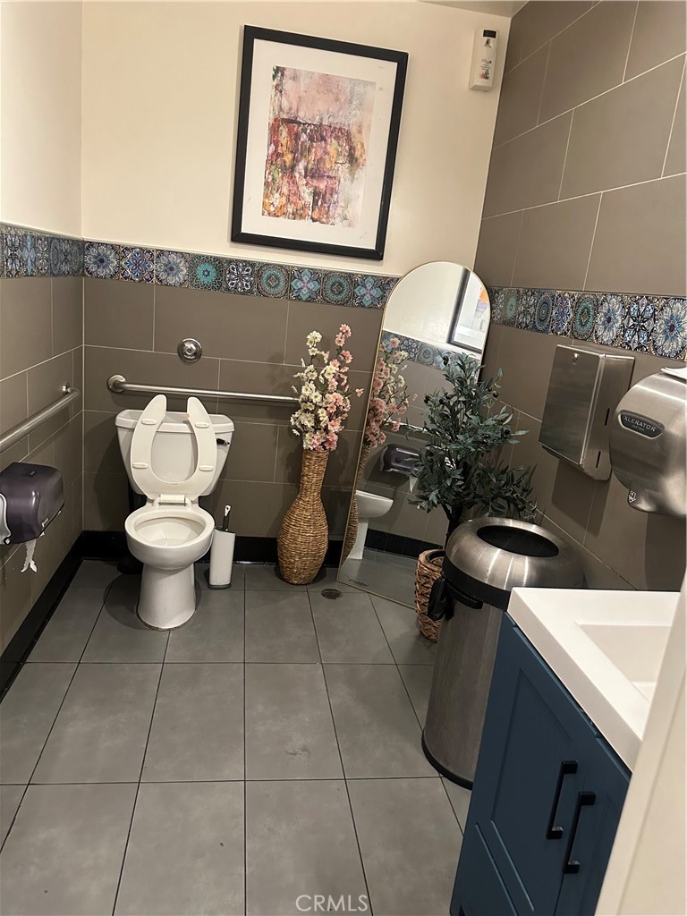 5527 Hollywood Boulevard