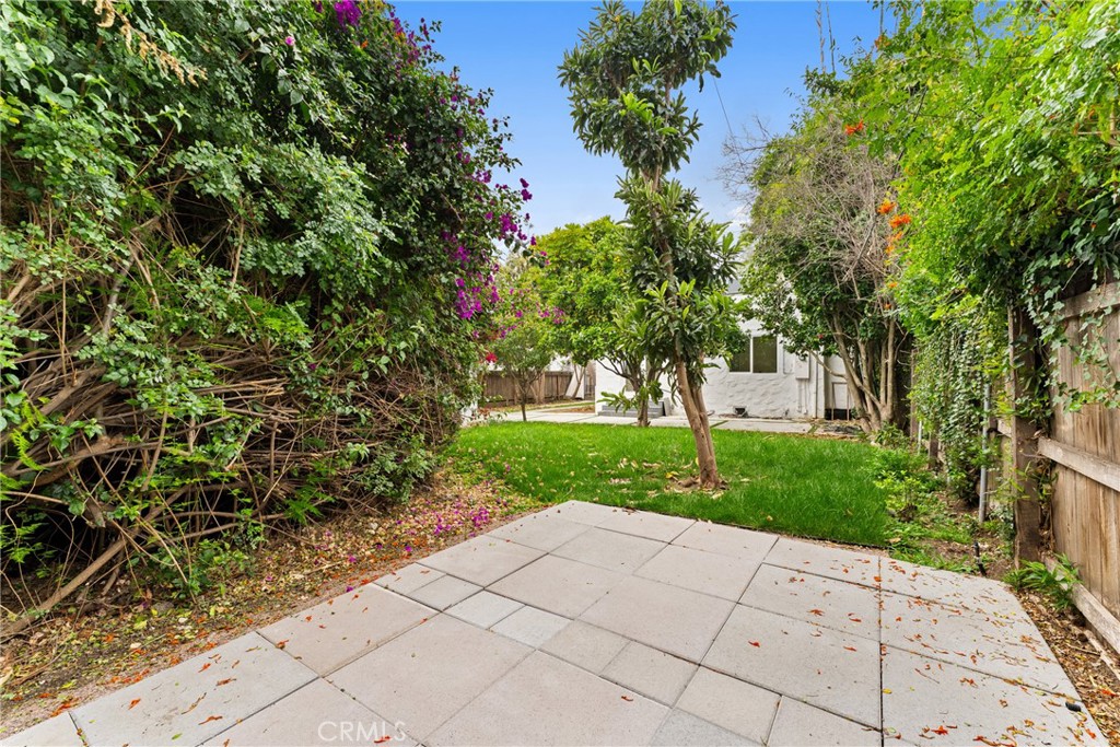 2216 Veteran Avenue