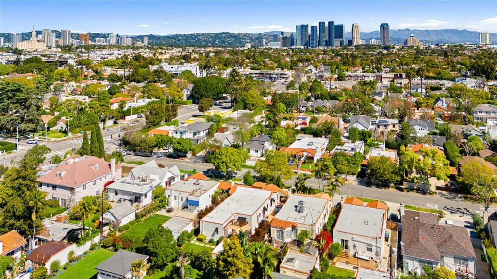 2216 Veteran Avenue