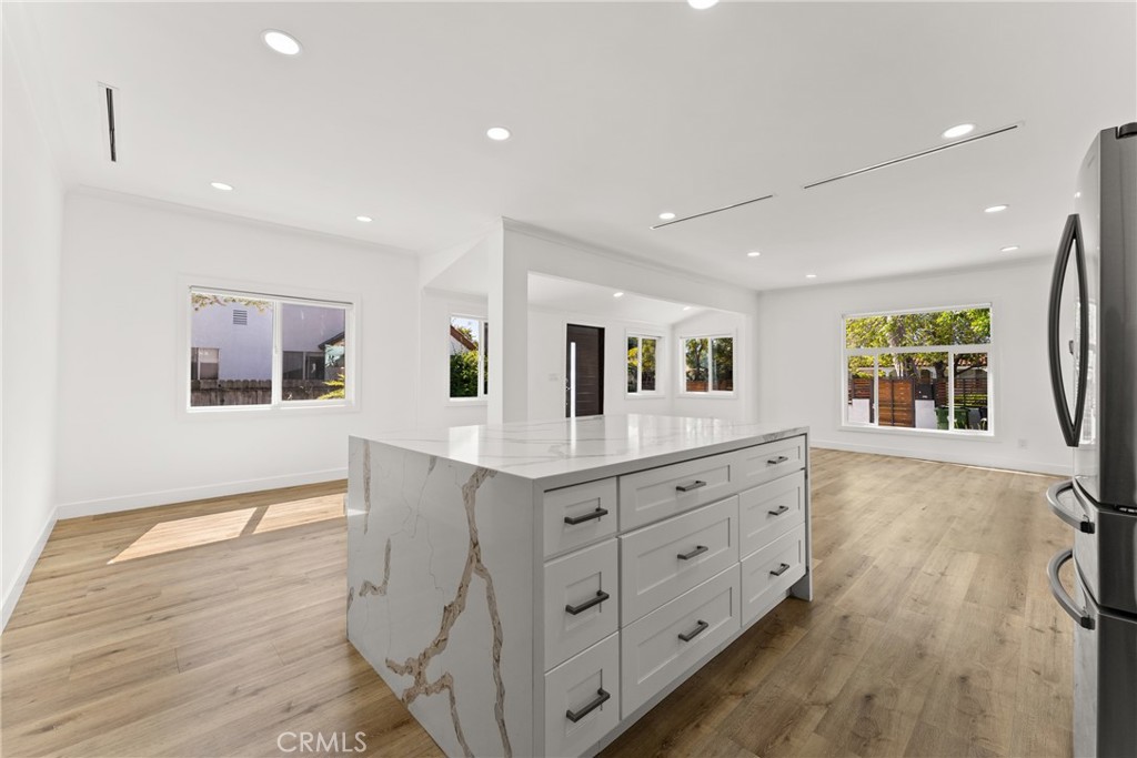 2216 Veteran Avenue