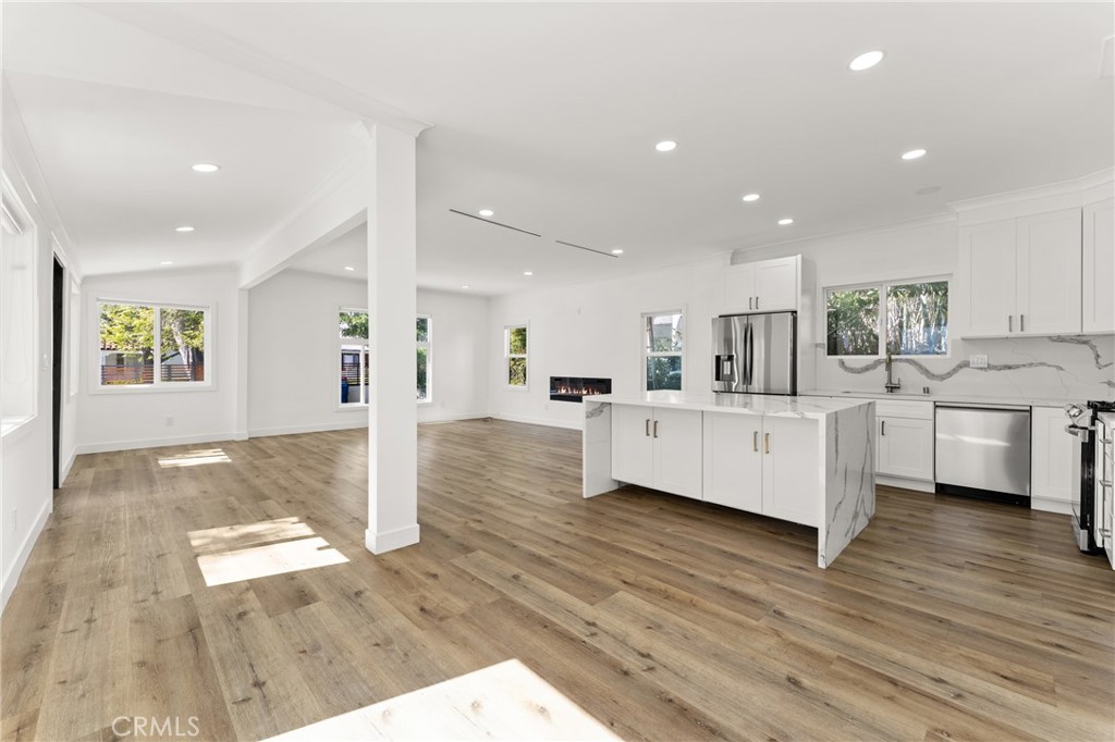 2216 Veteran Avenue