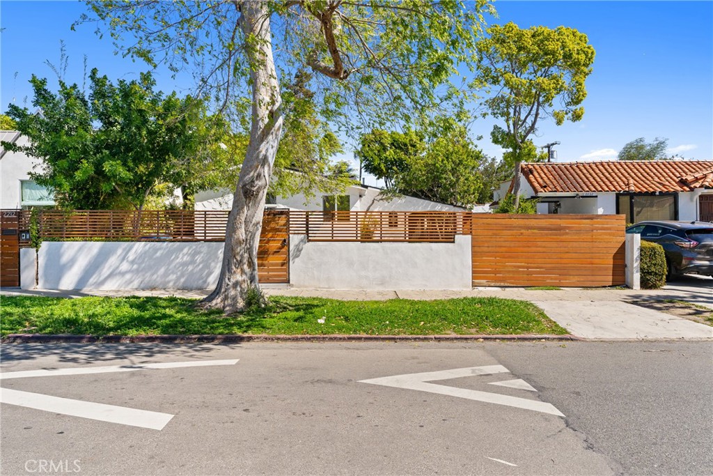 2216 Veteran Avenue