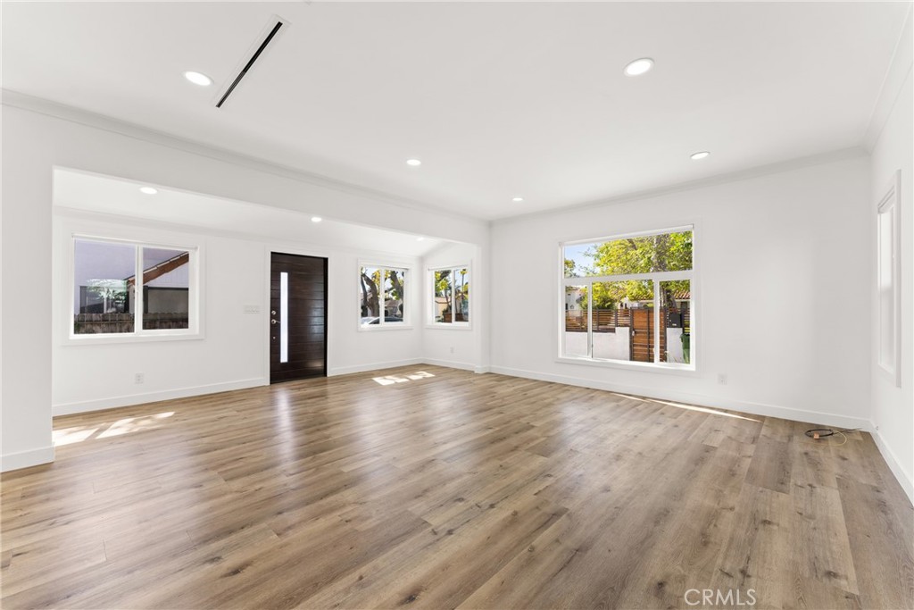 2216 Veteran Avenue